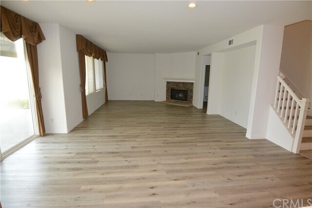 Building Photo - 32 Pheasant Creek