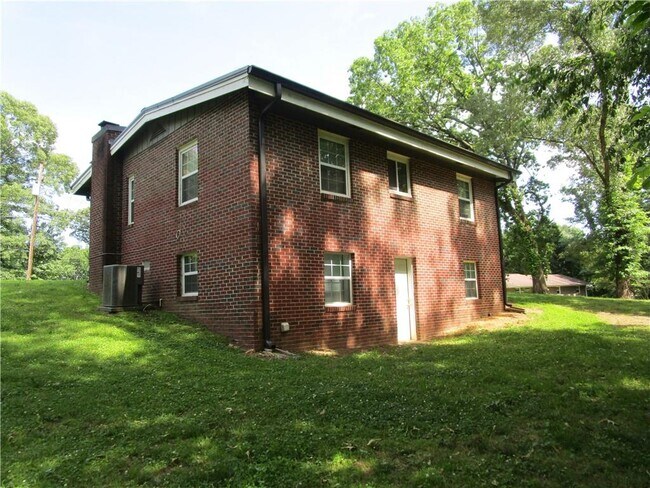 Foto del edificio - 3413 Lakeland Rd