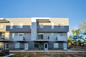 Building Photo - 1681 S 225 W