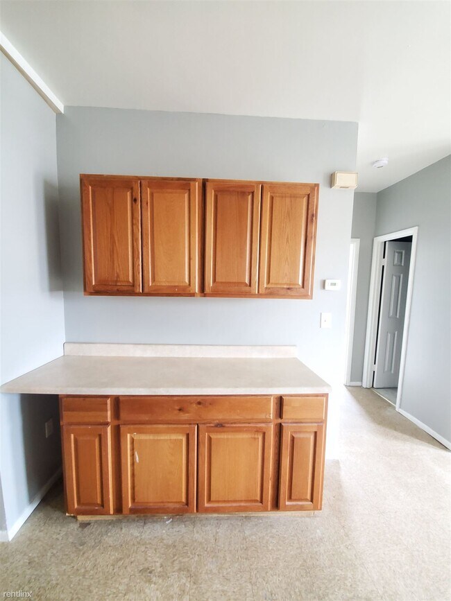 Building Photo - 2 br, 1 bath  - 708 Hallett St # 2B