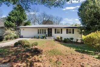 Building Photo - 2815 Carolyn Dr