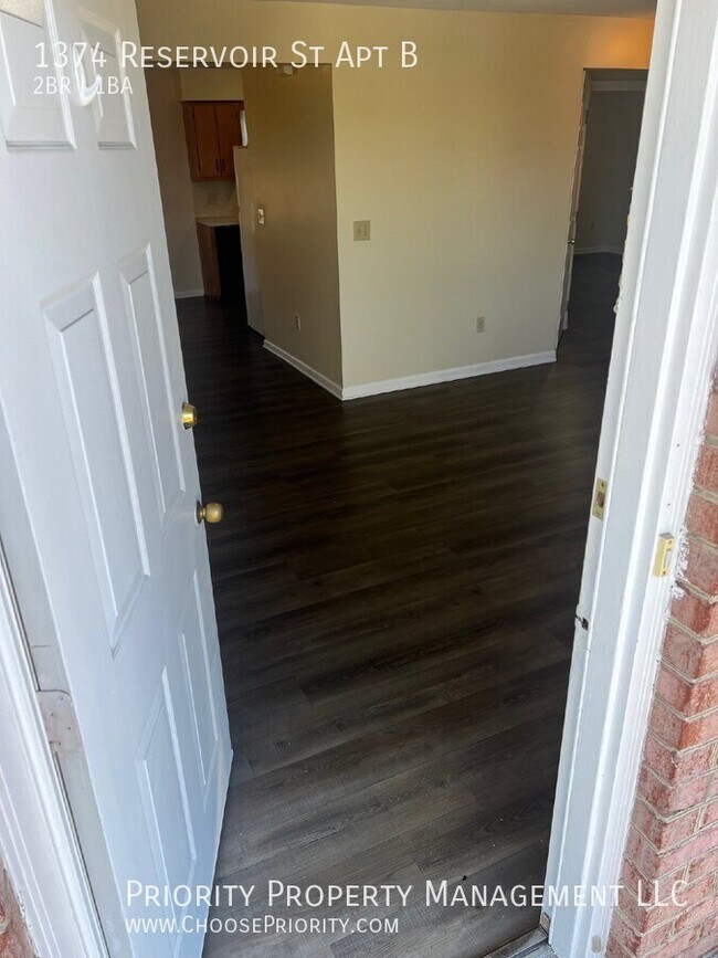 Building Photo - Charming 2-Bed apartment on Reservoir St i...