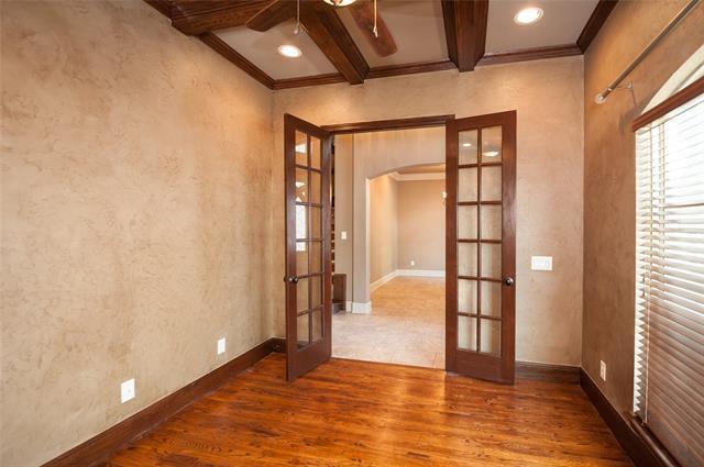 Building Photo - 929 Belclaire Cir