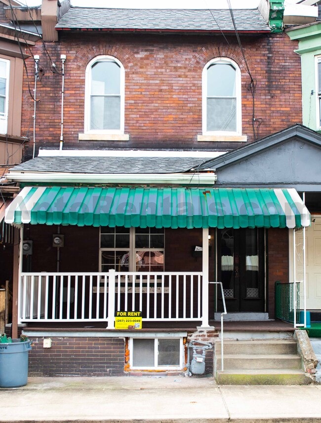 Front - 356 Ophelia St