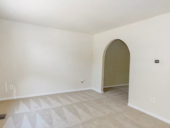 Foto del edificio - 2347 Ashford Ln