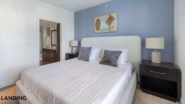 Foto del edificio - 5275 Town and Country Blvd