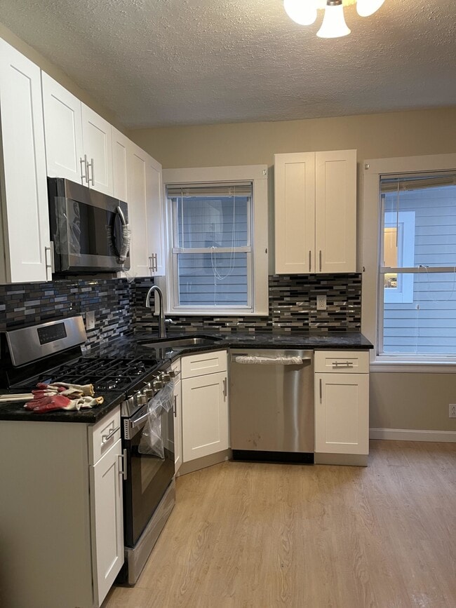 Building Photo - 19 Malvern Ave