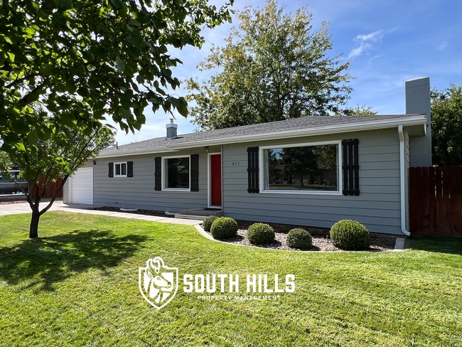 Foto del edificio - 3bed/2bath w/finished basement, landscaping & Water, Sewer, Trash Included, RV Parking