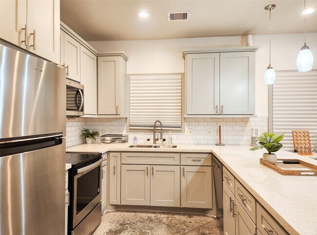Foto del edificio - 5910 Shelburne St