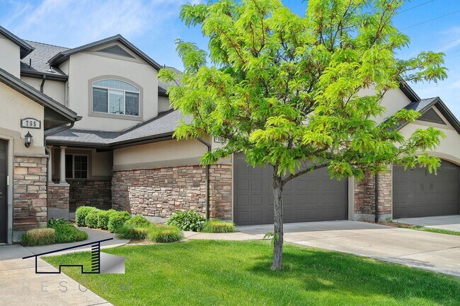 Foto del edificio - Large Riverdale 4 Bedroom 3.5 Bathroom Tow...
