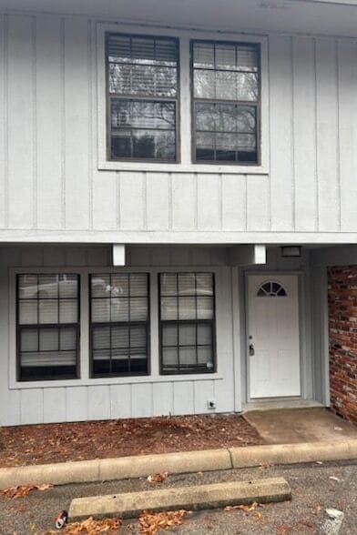 Building Photo - 804 Timbers Ct