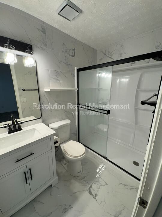 Foto del edificio - 1307 Sweet Pine Dr