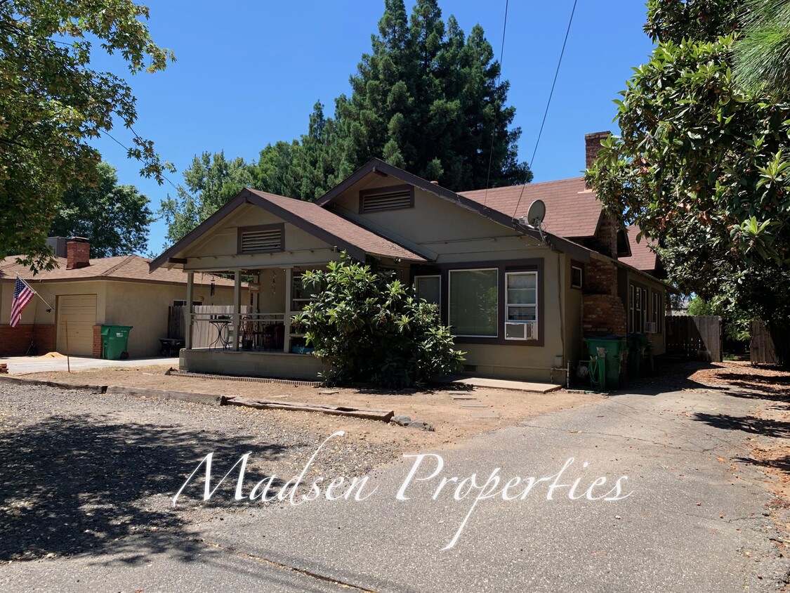 Primary Photo - 1555 Warner St