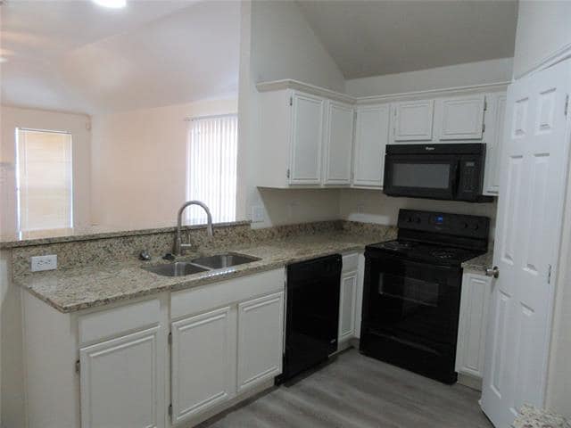 Foto del edificio - 3023 Stonycroft Dr