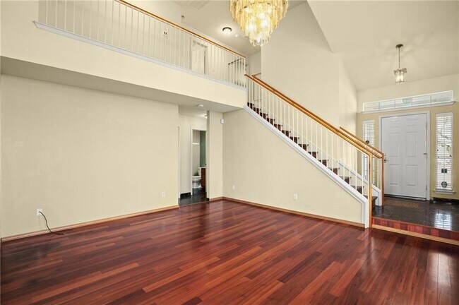 Building Photo - 1825 Golden Sunrise Ln