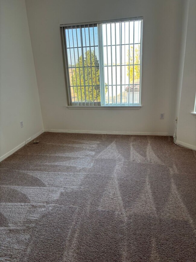 Foto del edificio - Adorable Upstairs 1/1 Condo (North Natomas...