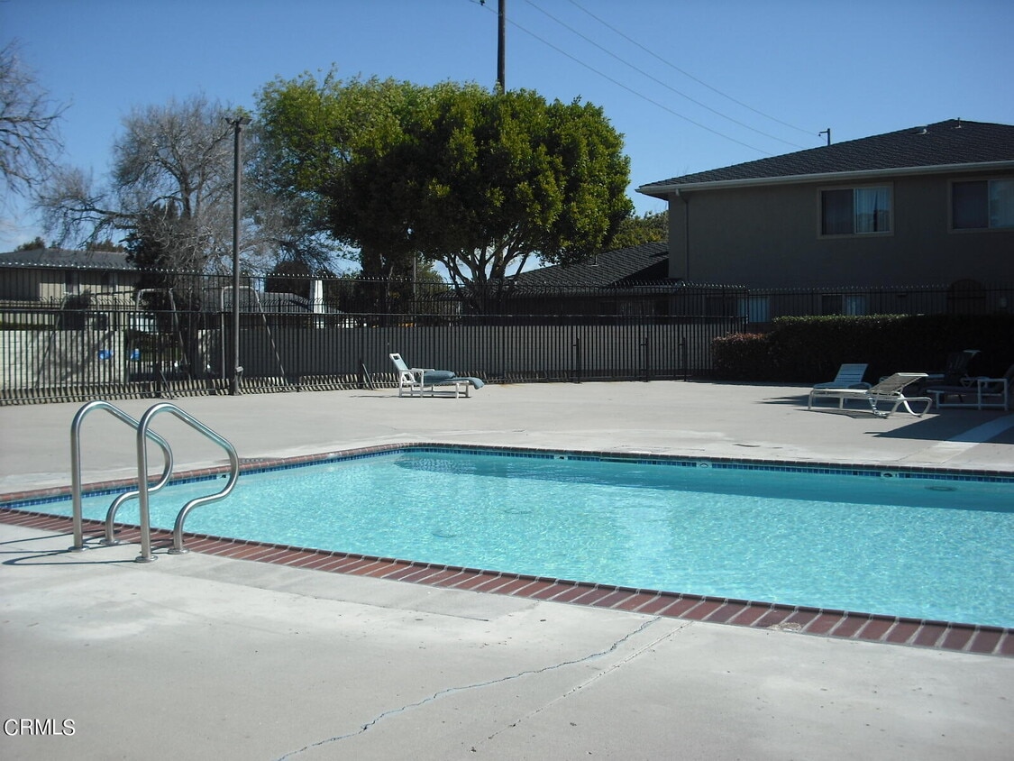 660 W Hemlock St, Port Hueneme, CA 93041 Condo for Rent in Port