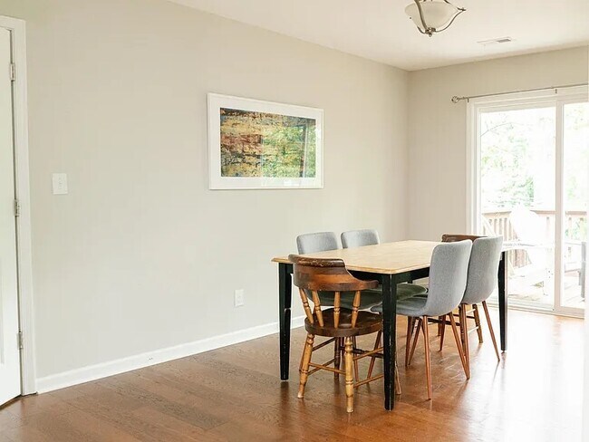 Foto del edificio - 15 Woodstock Ln