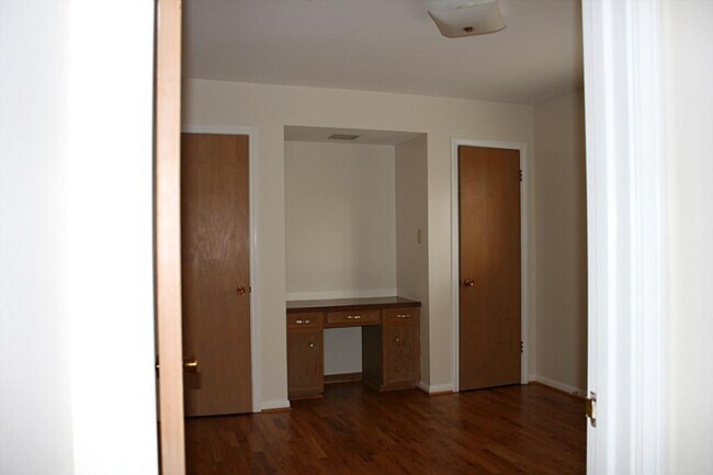 Bedroom 2 - 4410 Goldfinch St