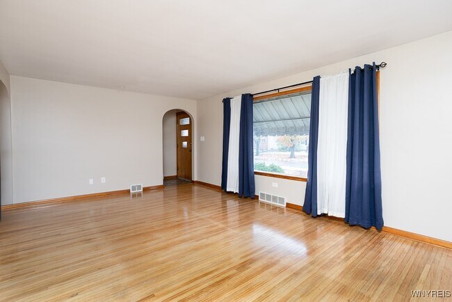 Foto del edificio - 685 Barrally St