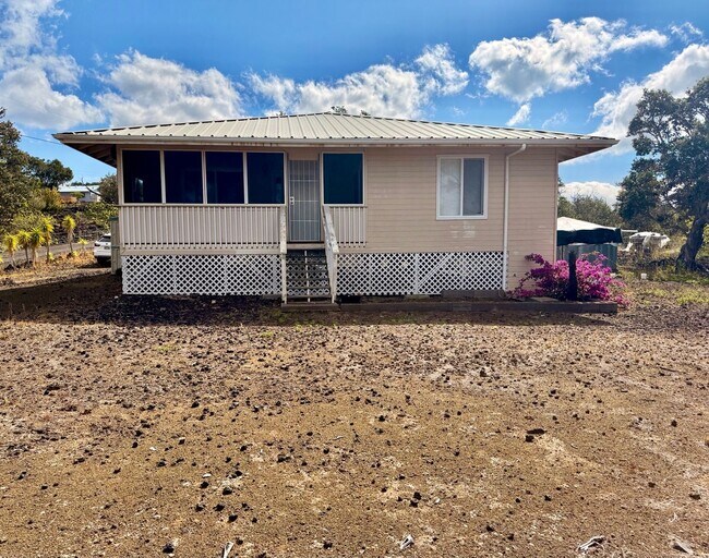 Building Photo - Charming and Furnished 2-Bedroom Rental Ho...
