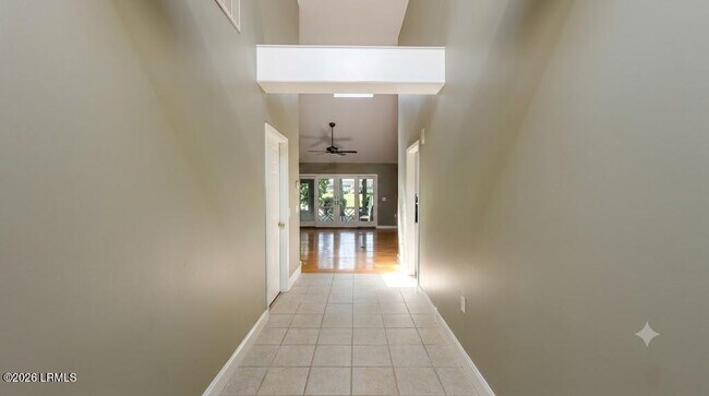 Foto del edificio - 1305 Rowland Dr