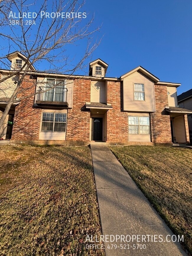 Photo - 1712 N Chestnut Ave Townhome