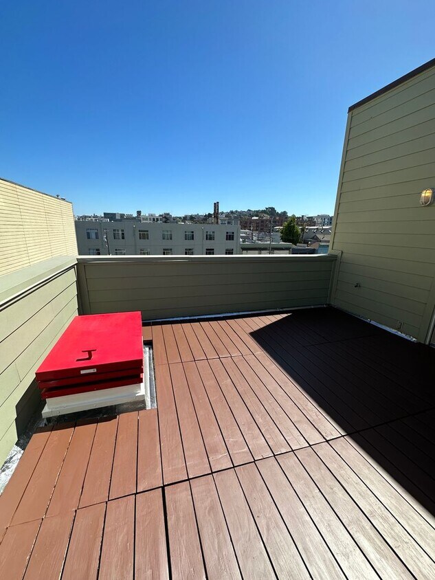 Primary Photo - Top Floor Live work loft with 2 baths, in ...
