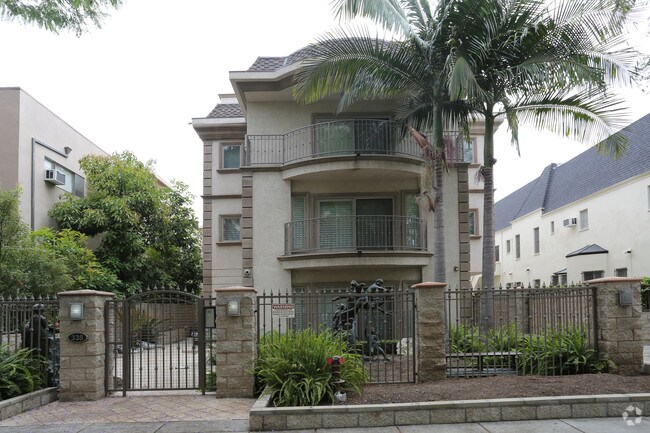 Building Photo - 338 N Palm Dr