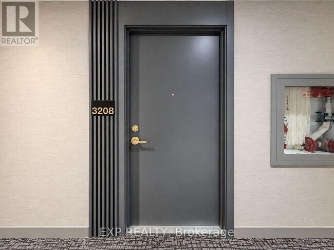 Photo du bâtiment - 898 Portage Pkwy
