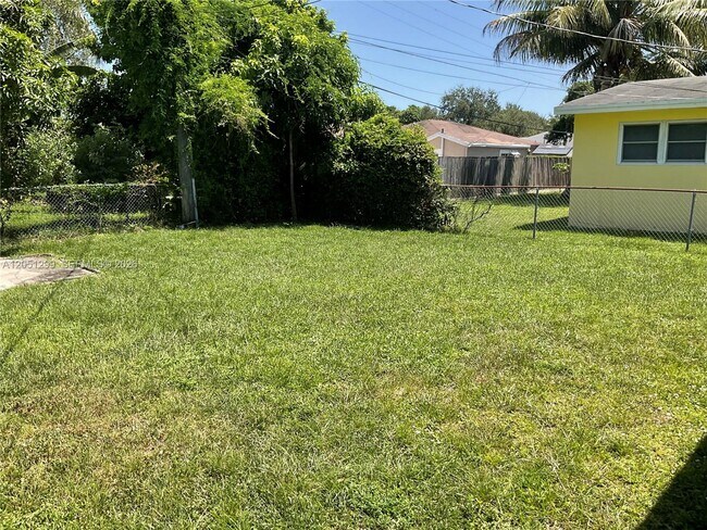 Foto del edificio - 1195 NW 100th Terrace