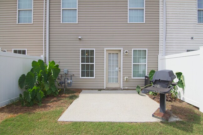 Back Patio with Gas Grill - 530 Terrapin Ln