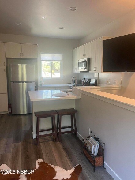 Foto del edificio - 1892 Old Mission Dr