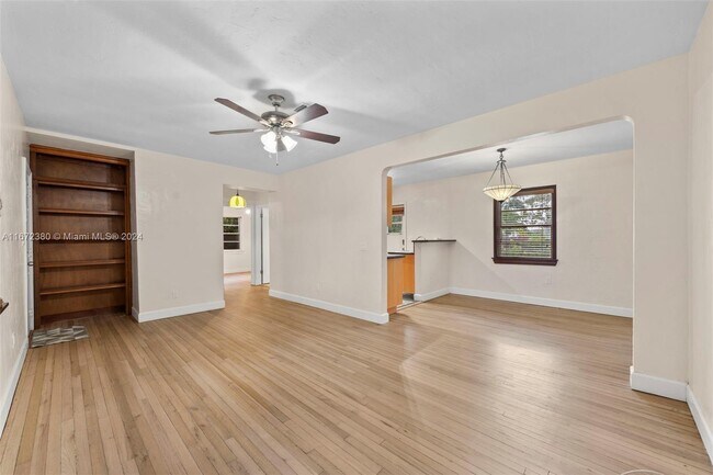 Building Photo - 5910 SW 13th Terrace