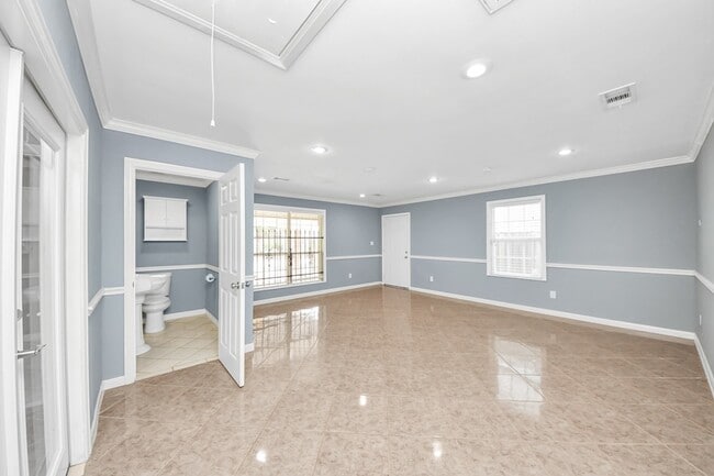 Building Photo - 5920 Conley St