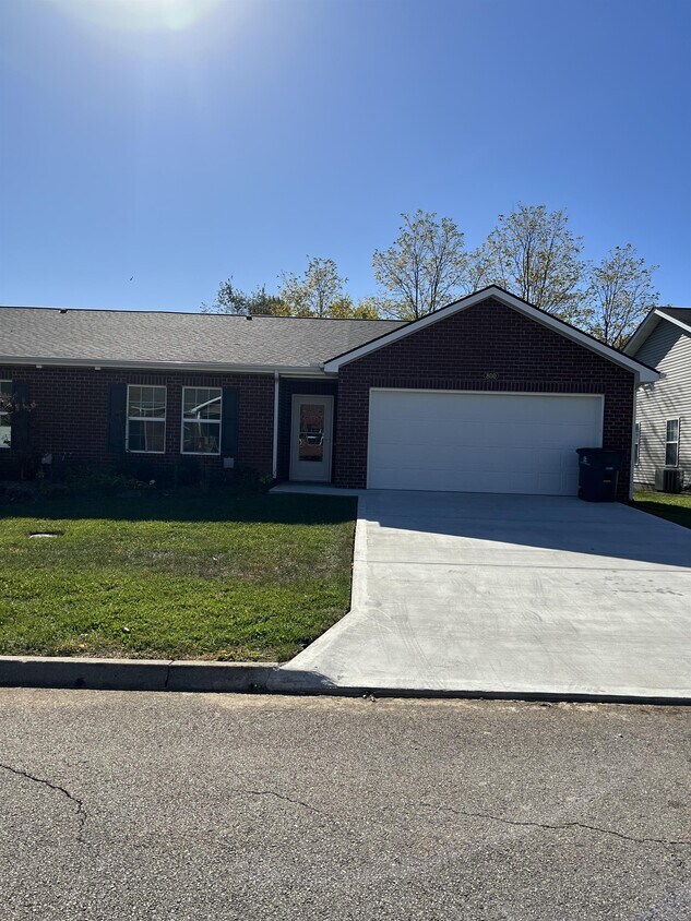 Foto principal - 800 Spring Park Rd