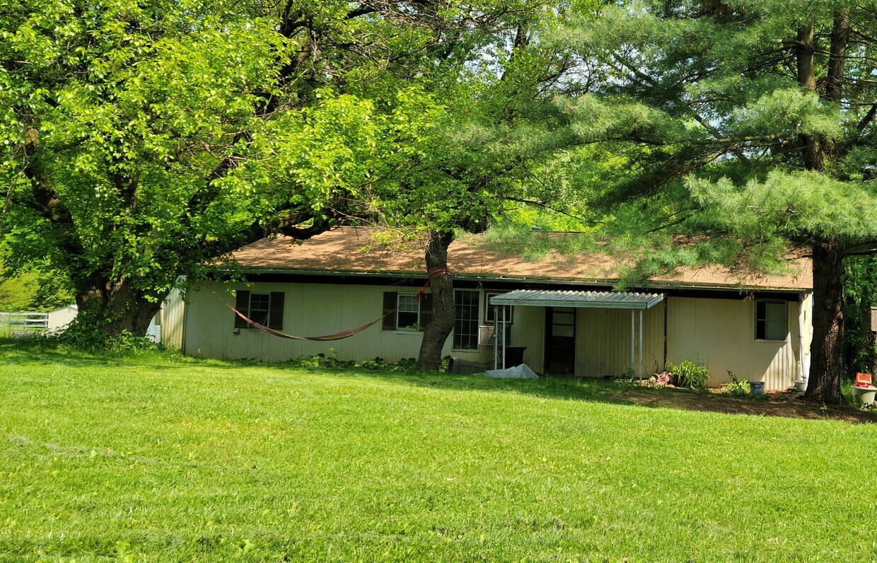 Primary Photo - 4023 Saint Clair Hill Rd