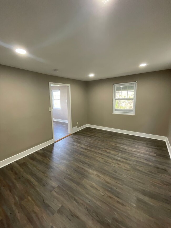 Foto del edificio - Beautifully renovated 5 bed 2 bath home re...