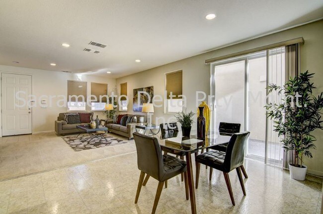 Building Photo - 2926 Club Center Dr