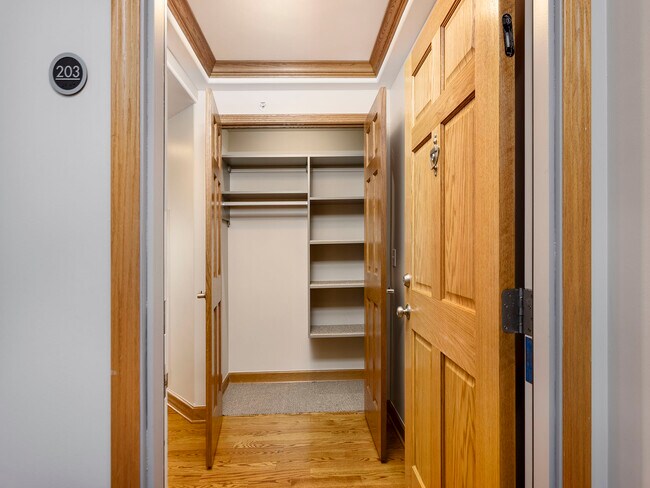 Foto del edificio - 4811 N Olcott Ave