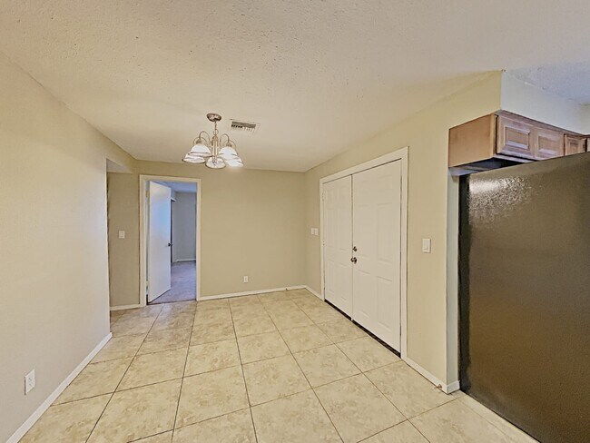 Foto del edificio - 2713 E Juniper Ave