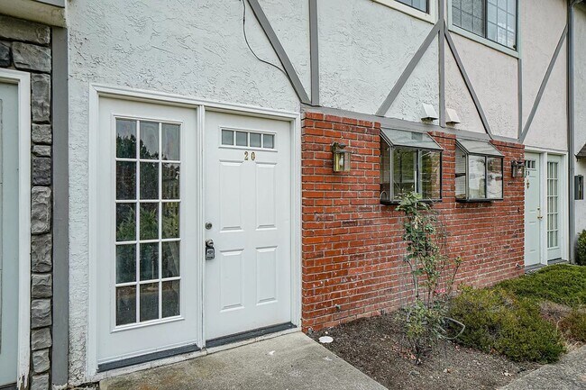 Foto del edificio - Two bedroom Townhouse near Ashland Community Hospital