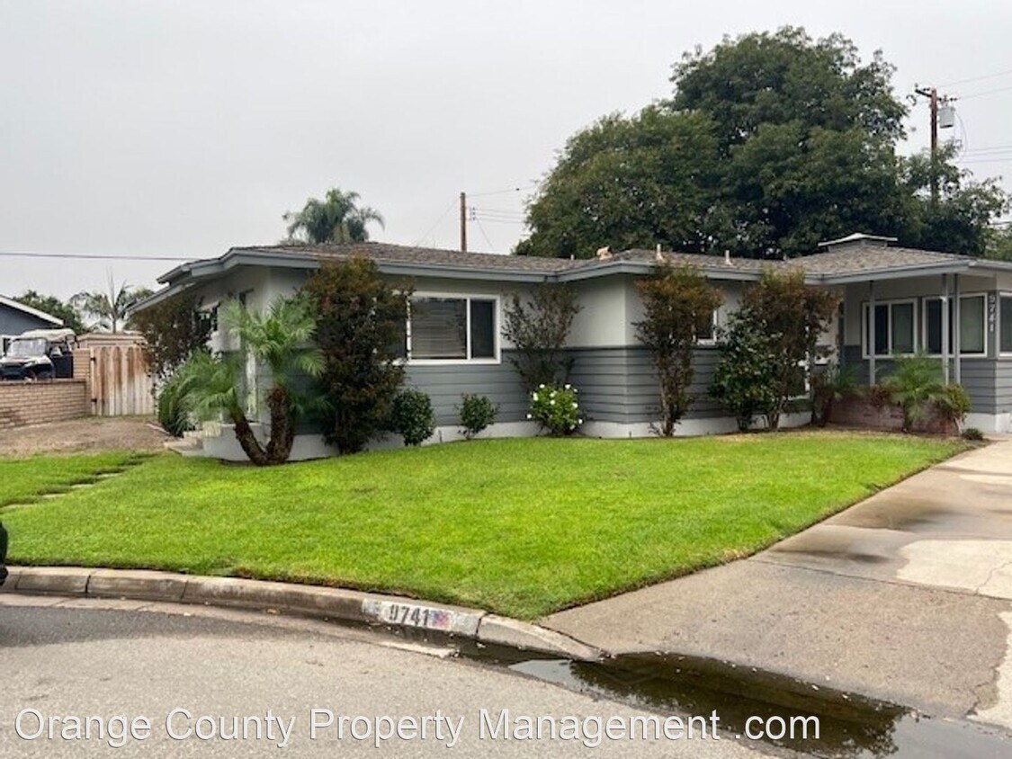 4 br, 2 bath House 9741 Skylark Blvd House Rental in Garden Grove