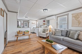 Building Photo - 2 Island Path