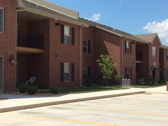 Building Photo - Oakwood Place