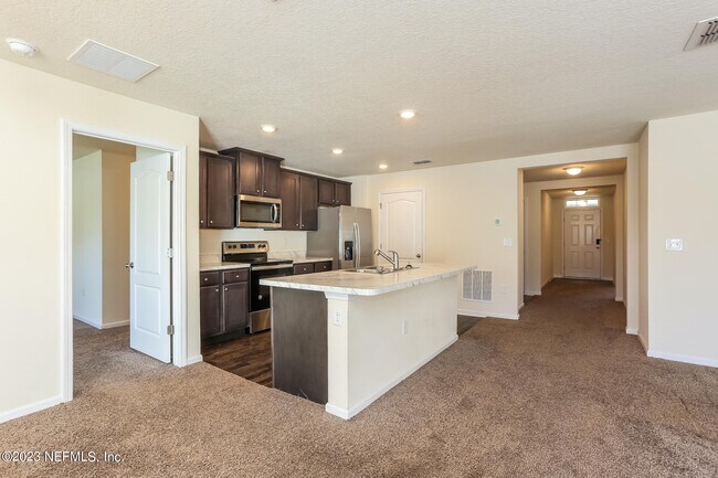 Building Photo - 2494 Beachview Dr