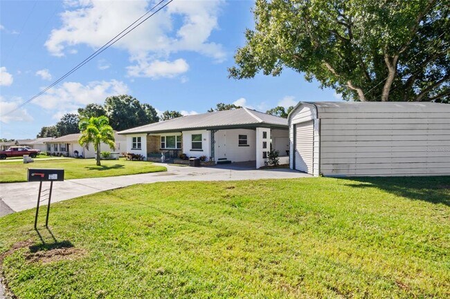 Building Photo - 124 Sunshine Dr