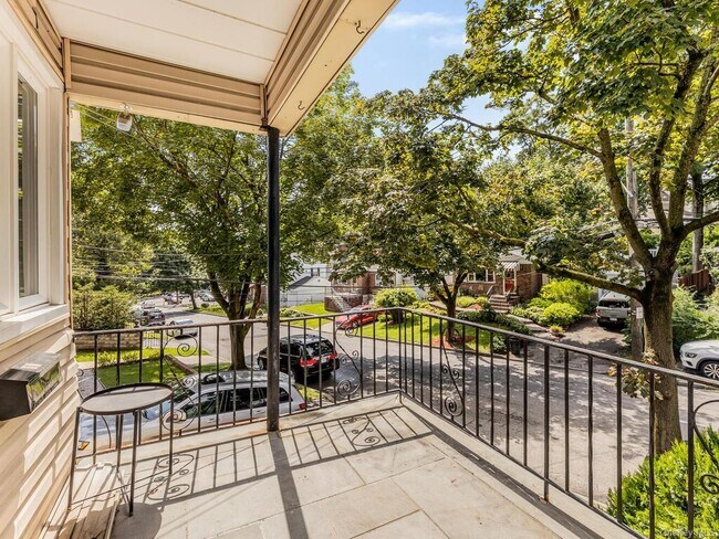 Building Photo - 59 Raybrook Rd