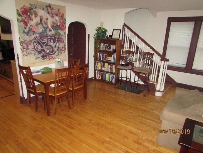 Building Photo - /Charming 3BR Near Downtown Madison - Avai...