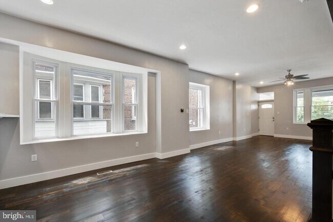 Foto del edificio - 5445 Ridge Ave